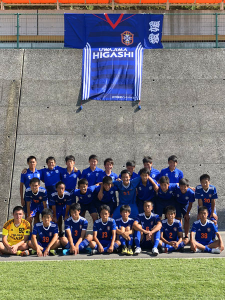 ユニフォーム型の幕がチームを勇気づける 宇和島東高校サッカー部 様 京都スポーツチームドリーム